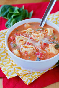 Creamy-Tortellini-and-Spinach-Tomato-Soup-3