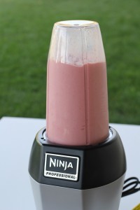 Ninja Professional Blender Strawberry Banana Smoothie